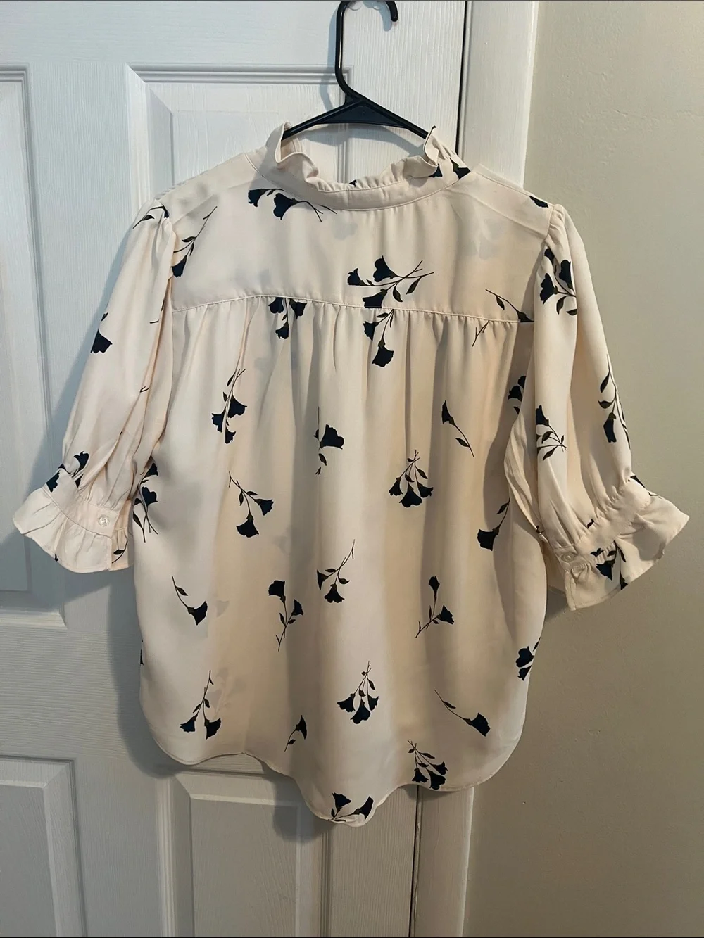 Ann Taylor Cream Blouse with Navy Floral Print and Ruffle Sleeves - Picture 4 of 4